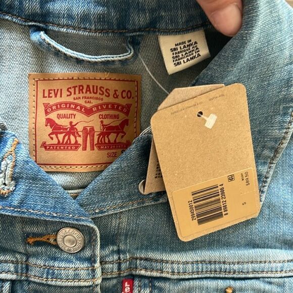 NWT Levi's 299450012 Womens Original Trucker
Denim Jacket - Picture 11 of 14